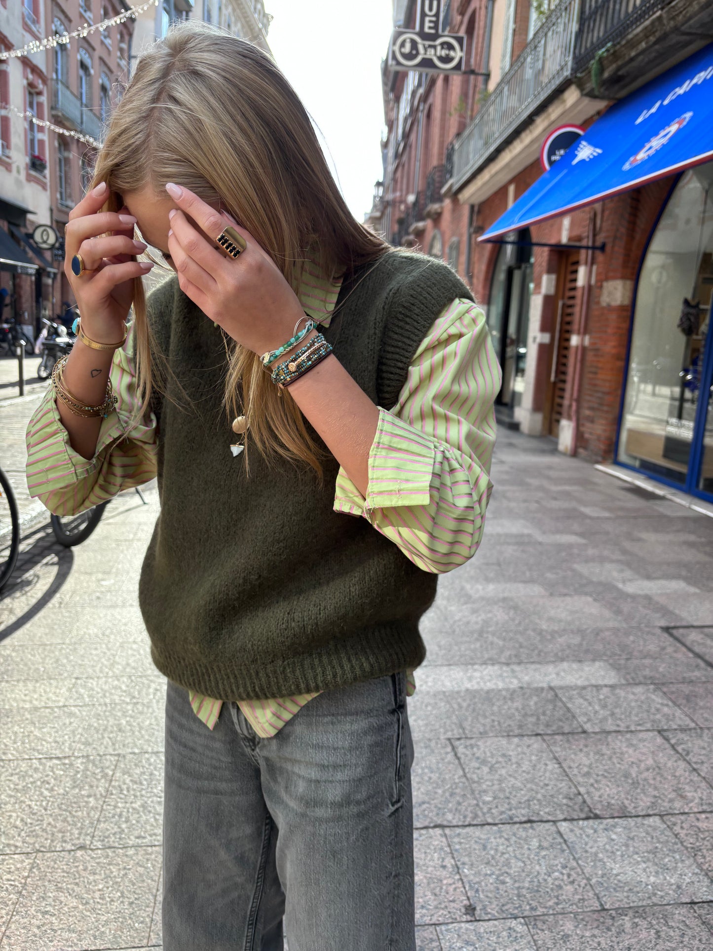 Pull "Nomy" Kaki